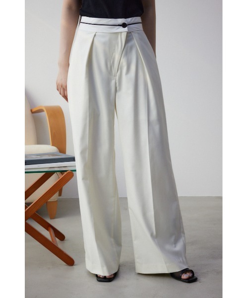 AZUL by moussy（アズールバイマウジー）の「オーバーラップトラウザーパンツ（その他パンツ・レディース・アイボリー/ブラック・SMALL/MEDIUM）」の6枚目の写真