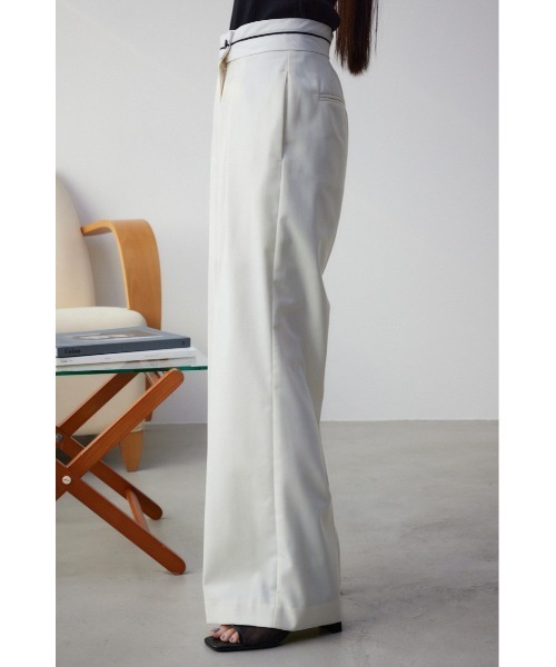 AZUL by moussy（アズールバイマウジー）の「オーバーラップトラウザーパンツ（その他パンツ・レディース・アイボリー/ブラック・SMALL/MEDIUM）」の7枚目の写真