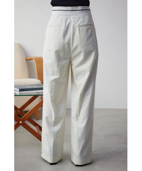 AZUL by moussy（アズールバイマウジー）の「オーバーラップトラウザーパンツ（その他パンツ・レディース・アイボリー/ブラック・SMALL/MEDIUM）」の8枚目の写真