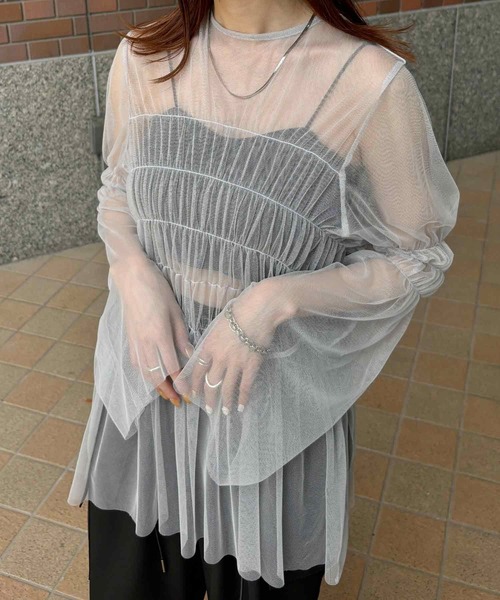 ISOOK(アイスー)の「【ISOOK / アイスー】ギャザーチュールペプラムブラウス / チュールトップス シアートップス ペプラムトップス きれいめ 結婚式 オケージョン ZOZOTOWN限定(シャツ/ブラウス・レディース・ホワイト/グレー/ブラック・FREE)」の4枚目の写真