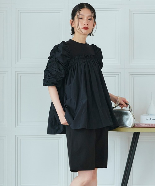 RUIRUE BOUTIQUE(ルイルエブティック)の「洗える | 選べるデザイン異素材フリルカットソー(Bタイプ/ギャザー) | 半袖 ギャザースリーブ クルーネック トップス 体型カバー オフィスカジュアル 通勤服 華やか フリル カットソー(Tシャツ/カットソー・レディース・ブラック/ホワイト/ダークネイビー・3L/LL/L/M/S)」の11枚目の写真