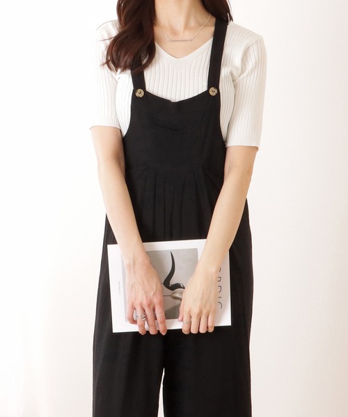 Lace Ladies(レースレディース)の「フロント タック ワイド パンツ オールインワン(サロペット/オーバーオール・レディース・ブラック/ネイビー/ベージュ・S/M/XL)」の2枚目の写真