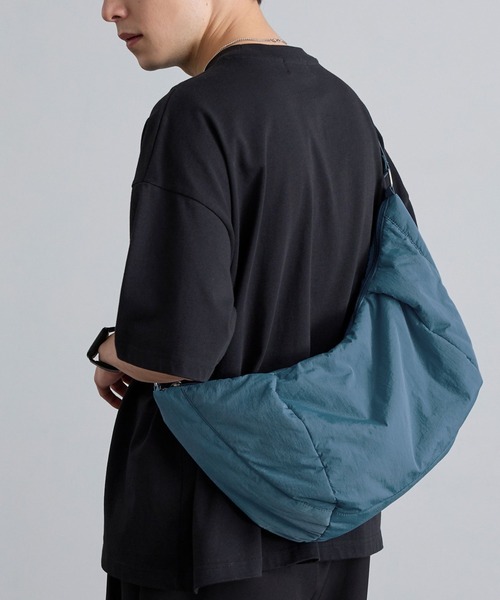 MONO-MART（モノマート）の「バナナラウンドショルダーバッグ（ショルダーバッグ・レディース・オフホワイト/ナチュラル/グレイッシュブルー/グレー/ブラック/オリーブ/アイボリー/チャコール/ブラック系・FREE）」の9枚目の写真