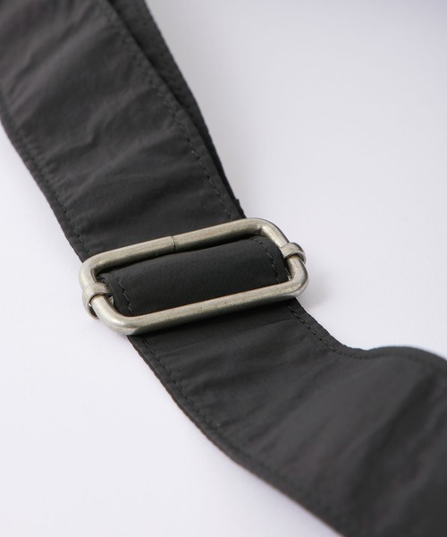 MONO-MART（モノマート）の「バナナラウンドショルダーバッグ（ショルダーバッグ・レディース・オフホワイト/ナチュラル/グレイッシュブルー/グレー/ブラック/オリーブ/アイボリー/チャコール/ブラック系・FREE）」の15枚目の写真