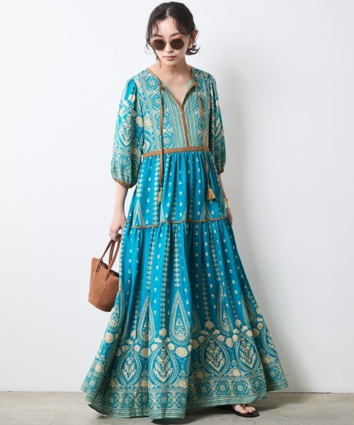 CHIC STYLE（シックスタイル）の「エスニックパネルプリントマキシワンピース ＜大きいサイズ有＞シックスタイル（ワンピース・レディース・ホワイト系/ブラック系/ネイビー系/ブルー系/ターコイズブルー系・L/M/5L/4L/3L/LL）」の4枚目の写真