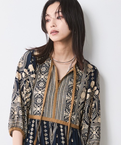 CHIC STYLE(シックスタイル)の「エスニックパネルプリントマキシワンピース <大きいサイズ有>シックスタイル(ワンピース・レディース・ホワイト系/ブラック系/ネイビー系/ブルー系/ターコイズブルー系/グリーン系その他/ブラック系その他/ブラウン系その他・L/M/5L/4L/3L/LL)」の20枚目の写真