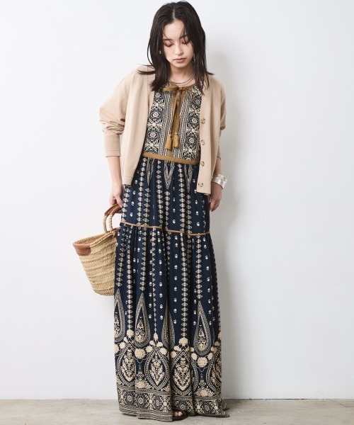 CHIC STYLE(シックスタイル)の「エスニックパネルプリントマキシワンピース <大きいサイズ有>シックスタイル(ワンピース・レディース・ホワイト系/ブラック系/ネイビー系/ブルー系/ターコイズブルー系/グリーン系その他/ブラック系その他/ブラウン系その他・L/M/5L/4L/3L/LL)」の14枚目の写真