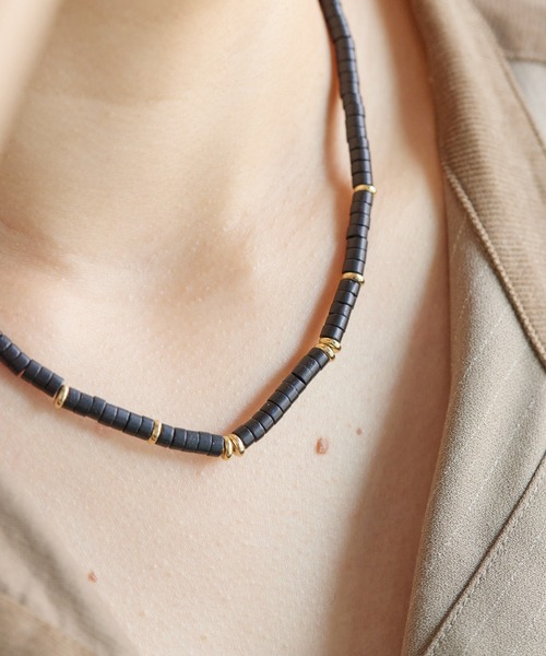 ear PAPILLONNER（イアパピヨネ）の「《ハウライト》ポイントヒシビーズネックレス（ネックレス・レディース・スカイブルー/ホワイト/ブラック/ダークグリーン・FREE）」の12枚目の写真