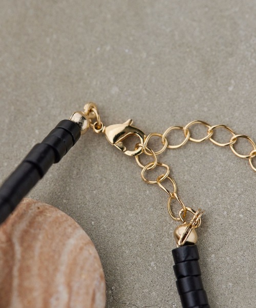 ear PAPILLONNER（イアパピヨネ）の「《ハウライト》ポイントヒシビーズネックレス（ネックレス・レディース・スカイブルー/ホワイト/ブラック/ダークグリーン・FREE）」の8枚目の写真