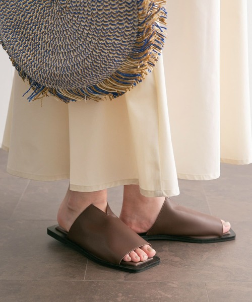 KBF（ケイビーエフ）の「カットデザインフラットサンダル（サンダル・レディース・パープル/ブラウン・37/38）」の2枚目の写真