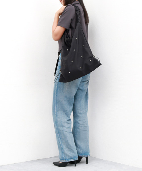 cache cache(カシュ カシュ)の「カシュカシュ cachecache / ビジュー付きワンハンドルトート(トートバッグ・レディース・ブラック/ベージュ系その他/グレー・FREE)」の17枚目の写真