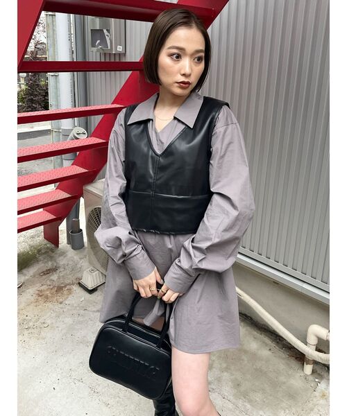 MURUA（ムルーア）の「フェイクレザーボストンバッグ（ボストンバッグ・レディース・キャメル/ブラック・FREE）」の16枚目の写真