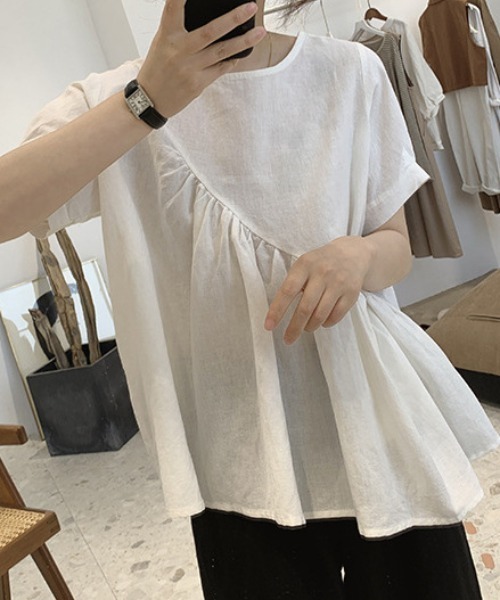 deux amour（ドゥーザムール）の「アシメギャザー半袖ブラウス（Tシャツ/カットソー・レディース・ブラック/グレー/アイボリー・FREE）」の5枚目の写真