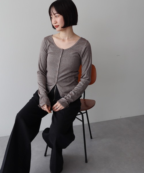 earth music&ecology(アースミュージックアンドエコロジー)の「ラメリブカーディガン(カーディガン/ボレロ・レディース・アイボリー/サックスブルー/ブラウン/ライトグレー・FREE)」の3枚目の写真