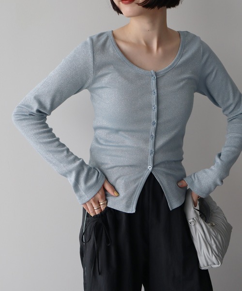 earth music&ecology(アースミュージックアンドエコロジー)の「ラメリブカーディガン(カーディガン/ボレロ・レディース・アイボリー/サックスブルー/ブラウン/ライトグレー・FREE)」の4枚目の写真