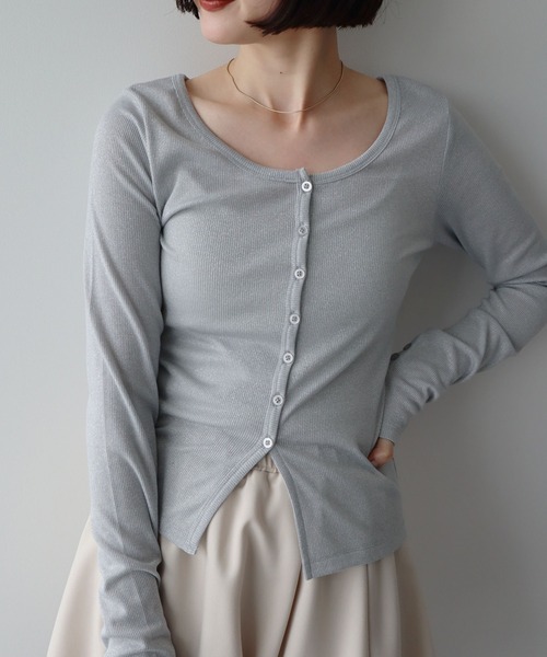 earth music&ecology(アースミュージックアンドエコロジー)の「ラメリブカーディガン(カーディガン/ボレロ・レディース・アイボリー/サックスブルー/ブラウン/ライトグレー・FREE)」の2枚目の写真