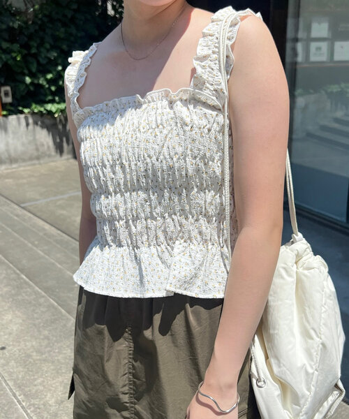 mline（エムライン）の「[mline]花柄シャーリングキャミソール（シャツ/ブラウス・レディース・ブラック/レッド/イエロー・FREE）」の3枚目の写真