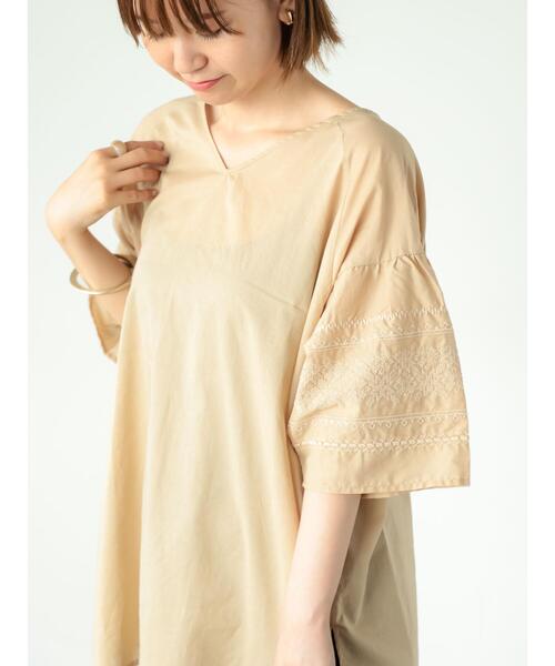 Lugnoncure（ルノンキュール）の「袖刺繍ブラウス（シャツ/ブラウス・レディース・ベージュ/ブラック/オフホワイト・F）」の10枚目の写真