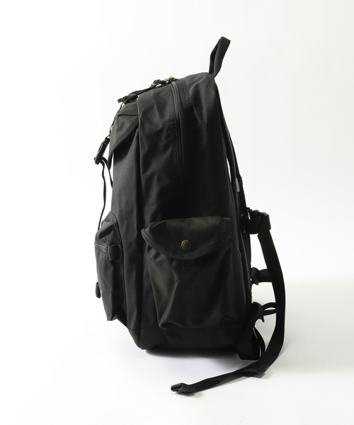 FILSON(フィルソン)の「FILSON 77988 Surveyor 30L Backpack(バックパック/リュック・メンズ・カーキ/ブラック・FREE)」の4枚目の写真
