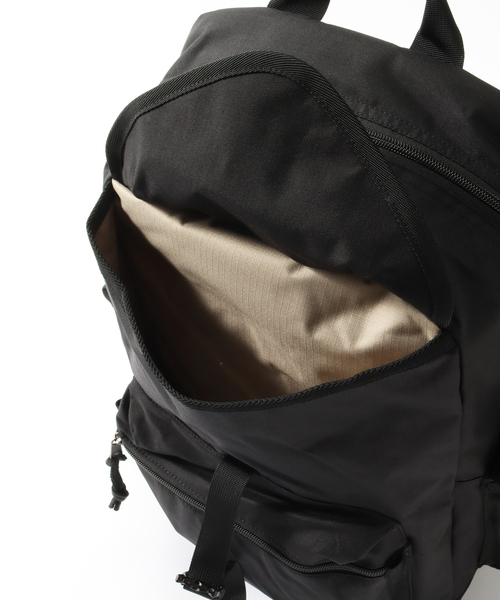 FILSON(フィルソン)の「FILSON 77988 Surveyor 30L Backpack(バックパック/リュック・メンズ・カーキ/ブラック・FREE)」の11枚目の写真