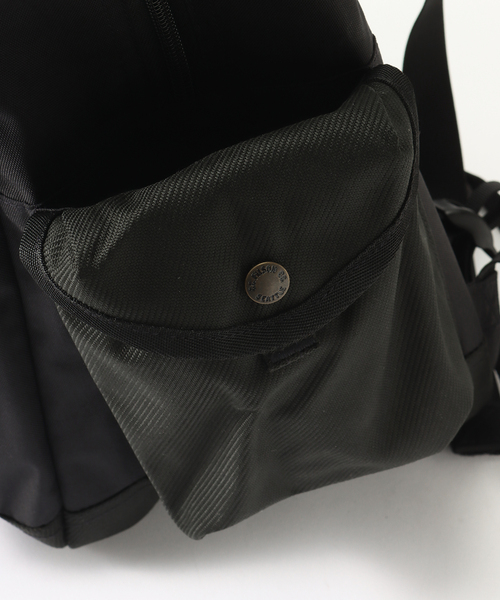 FILSON(フィルソン)の「FILSON 77988 Surveyor 30L Backpack(バックパック/リュック・メンズ・カーキ/ブラック・FREE)」の18枚目の写真