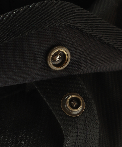 FILSON(フィルソン)の「FILSON 77988 Surveyor 30L Backpack(バックパック/リュック・メンズ・カーキ/ブラック・FREE)」の19枚目の写真