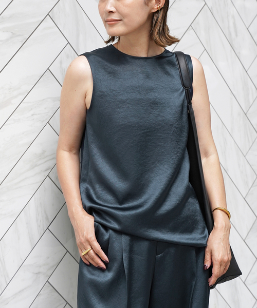 Deuxieme Classe(ドゥーズィエムクラス)の「Minimal Satin ブラウス(シャツ/ブラウス・レディース・ネイビー/ブラック・FREE)」の1枚目の写真