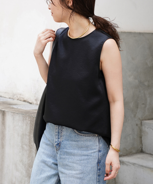 Deuxieme Classe(ドゥーズィエムクラス)の「Minimal Satin ブラウス(シャツ/ブラウス・レディース・ネイビー/ブラック・FREE)」の5枚目の写真