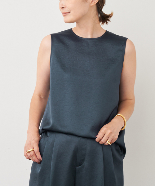 Deuxieme Classe(ドゥーズィエムクラス)の「Minimal Satin ブラウス(シャツ/ブラウス・レディース・ネイビー/ブラック・FREE)」の19枚目の写真