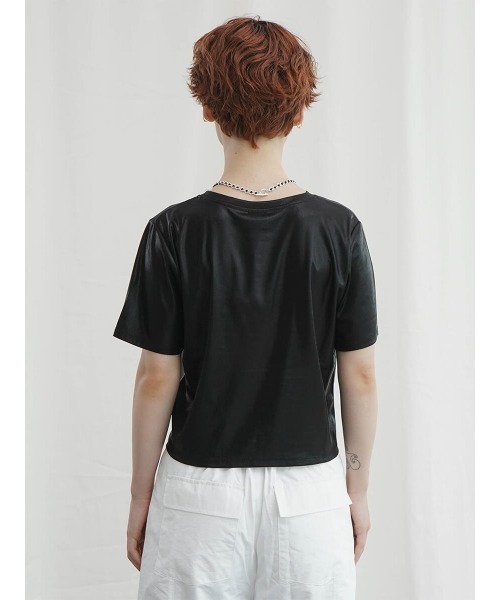 :ETHROF(イーサオブ)の「METALLIC CROPPED TOPS(Tシャツ/カットソー・レディース・シルバー×ゴールド/ブラック・FREE)」の8枚目の写真