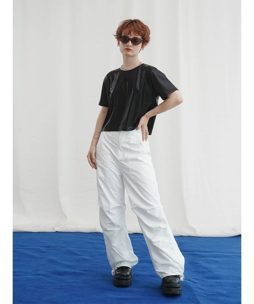 :ETHROF(イーサオブ)の「METALLIC CROPPED TOPS(Tシャツ/カットソー・レディース・シルバー×ゴールド/ブラック・FREE)」の4枚目の写真