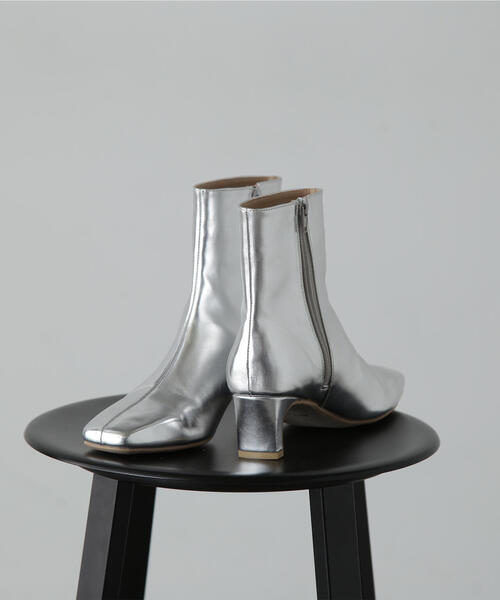 N.（N. Natural Beauty Basic）（エヌエヌナチュラルビューティーベーシック）の「◆センターシームショートブーツ（ブーツ・レディース・ブラック/シルバー・22.5/23.5/24.5）」の8枚目の写真