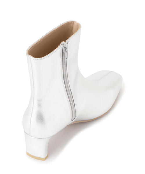 N.（N. Natural Beauty Basic）（エヌエヌナチュラルビューティーベーシック）の「◆センターシームショートブーツ（ブーツ・レディース・ブラック/シルバー・22.5/23.5/24.5）」の12枚目の写真