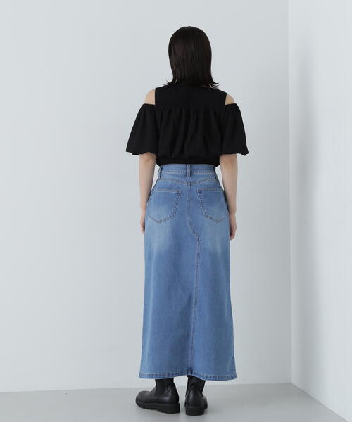 NATURAL BEAUTY BASIC（ナチュラルビューティーベーシック）の「フロントスリットナローデニムスカート（デニムスカート・レディース・ブラック/ブルー・SMALL/MEDIUM）」の19枚目の写真
