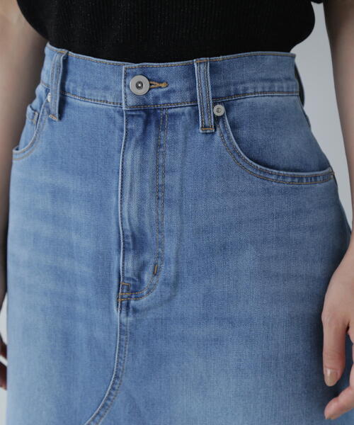 NATURAL BEAUTY BASIC（ナチュラルビューティーベーシック）の「フロントスリットナローデニムスカート（デニムスカート・レディース・ブラック/ブルー・SMALL/MEDIUM）」の22枚目の写真