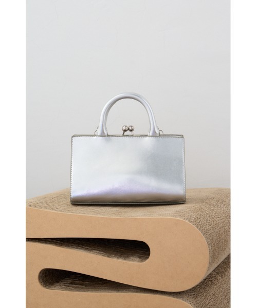 AZUL by moussy(アズールバイマウジー)の「メタルフレームミニバッグ(ハンドバッグ・レディース・シルバー/マジェンタ/ブラック・FREE)」の1枚目の写真