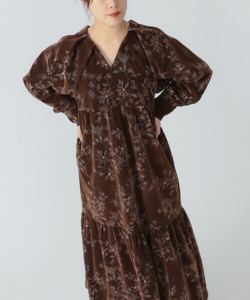 Ray BEAMS RBS フラワー プリント ティアード ワンピース　ブラウン Ray BEAMS（レイビームス）の「RBS / フラワー プリント ティアード