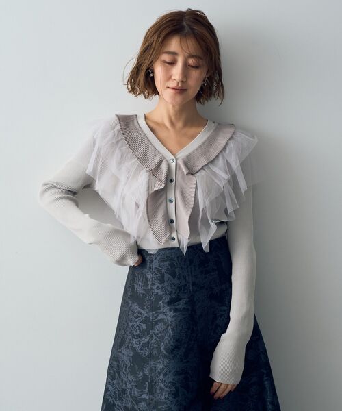 YECCA VECCA(イェッカヴェッカ)の「ラッフルレイヤードカーディガン(カーディガン/ボレロ・レディース・ライトグレー/ベージュ/ブラック・FREE)」の3枚目の写真