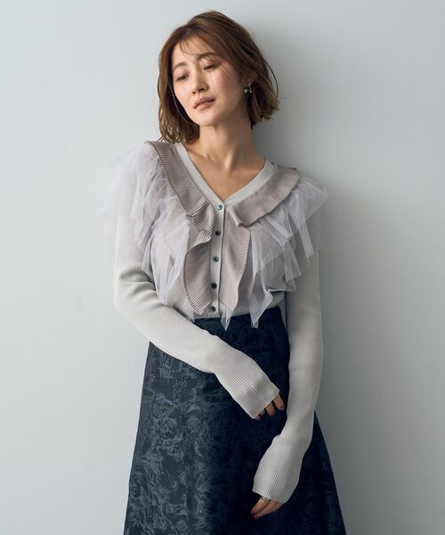 YECCA VECCA(イェッカヴェッカ)の「ラッフルレイヤードカーディガン(カーディガン/ボレロ・レディース・ライトグレー/ベージュ/ブラック・FREE)」の4枚目の写真