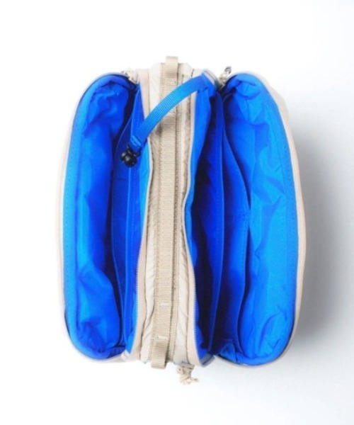 Topologie（トポロジー）の「Topologie/トポロジー   Bottle Sacoche Large Puffer ボトルサコッシュ【バッグ単体】（ショルダーバッグ・メンズ・ブラック/ベージュ・F）」の19枚目の写真