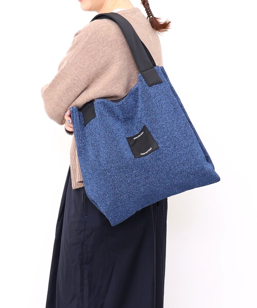 Nananoel(ナナノエル)の「nellie メタリックトートバッグ/A4対応(トートバッグ・レディース・ブラック/シルバー/ブルー/ピンク/サックスブルー/ベージュ・FREE)」の4枚目の写真