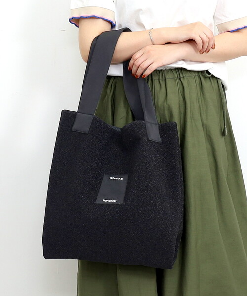 Nananoel(ナナノエル)の「nellie メタリックトートバッグ/A4対応(トートバッグ・レディース・ブラック/シルバー/ブルー/ピンク/サックスブルー/ベージュ・FREE)」の16枚目の写真