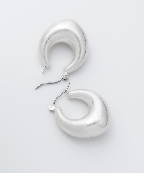 ciite'(シーテ)の「マットドロップフープピアス (両耳用)(ピアス(両耳用)・レディース・ゴールド/シルバー・FREE)」の6枚目の写真