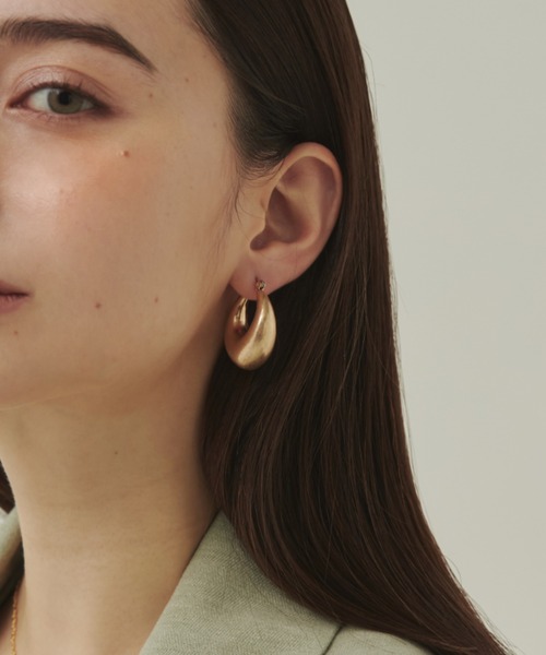 ciite'(シーテ)の「マットドロップフープピアス (両耳用)(ピアス(両耳用)・レディース・ゴールド/シルバー・FREE)」の9枚目の写真