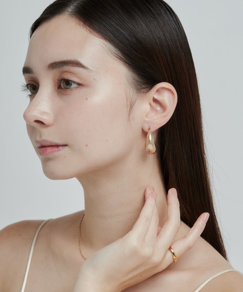 ciite'(シーテ)の「マットドロップフープピアス (両耳用)(ピアス(両耳用)・レディース・ゴールド/シルバー・FREE)」の16枚目の写真