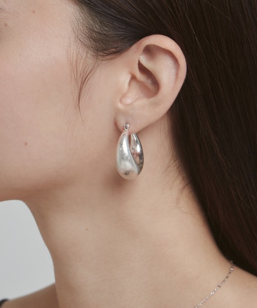 ciite'(シーテ)の「マットドロップフープピアス (両耳用)(ピアス(両耳用)・レディース・ゴールド/シルバー・FREE)」の15枚目の写真