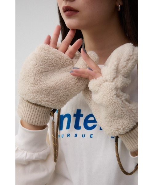 AZUL by moussy（アズールバイマウジー）の「配色ストラップ2WAYボアミトン（手袋・レディース・グレー/ブルー/アイボリー・FREE）」の4枚目の写真