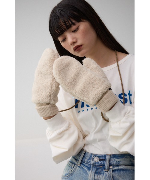 AZUL by moussy（アズールバイマウジー）の「配色ストラップ2WAYボアミトン（手袋・レディース・グレー/ブルー/アイボリー・FREE）」の5枚目の写真