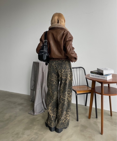 SHAGGIE（シャギー）の「【取り外し可能】フェイクファーカラーコート（ブルゾン・レディース・ブラック/キャメル・FREE）」の4枚目の写真