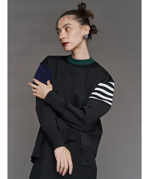 UN3D.(アンスリード)の「SIDE GATHER KNIT TOP / サイドギャザーニットトップ(ニット/セーター・レディース・ブラック/グレー・36/38)」の4枚目の写真